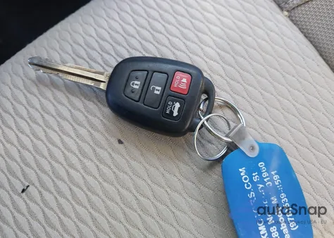 2015 Toyota Corolla Le Eco из США, поврежденный, VIN 2T1BPRHE4FC328318